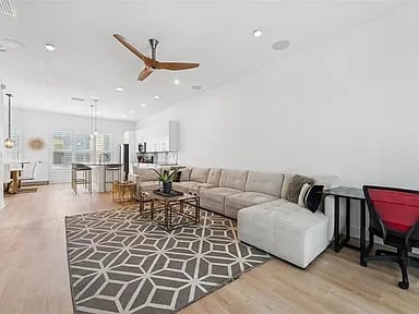 4810 W McElroy Ave #5