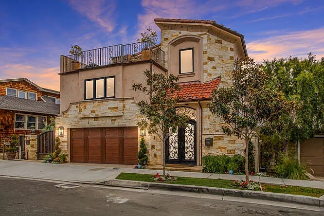 352 Hazel Dr