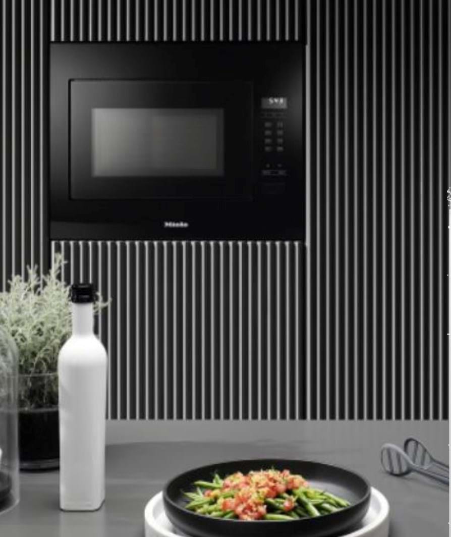 Luxurious 4-Bedroom Sea-View Apartment with Expansive Terrace and Parking in Vila Nova de Gaia