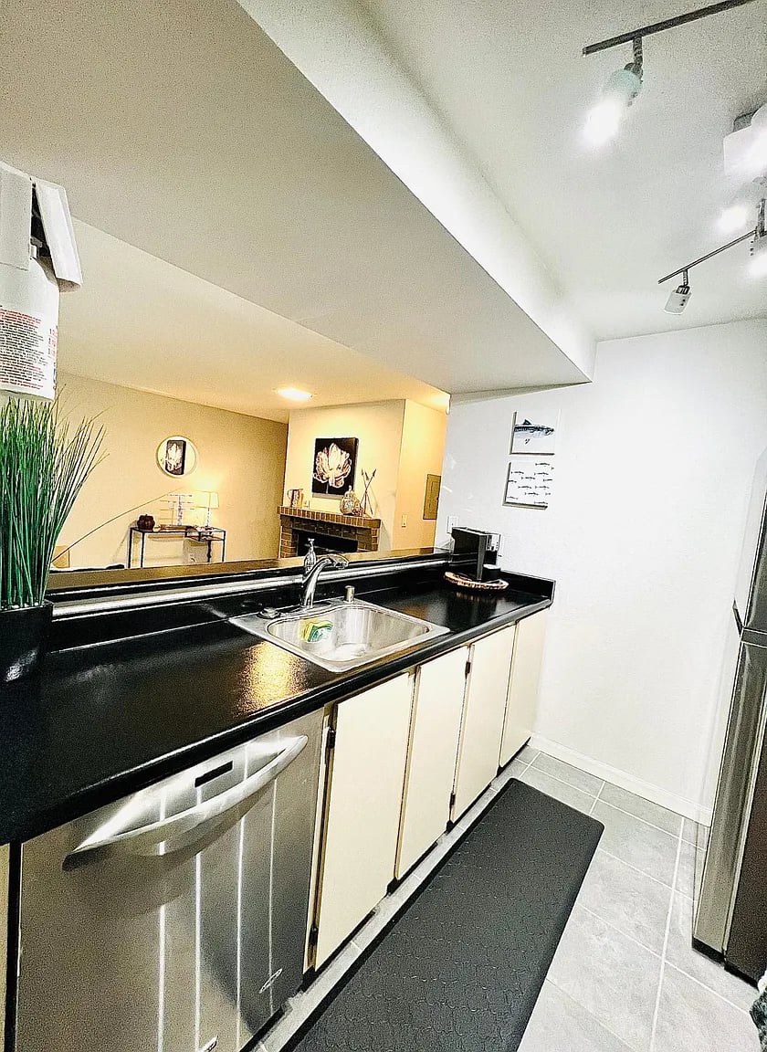 6700 NE 182nd St APT B203