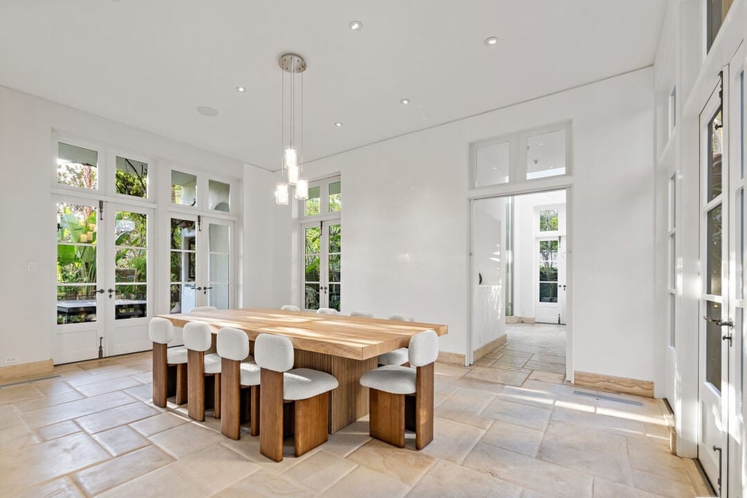 Century Woods Dr, 90067