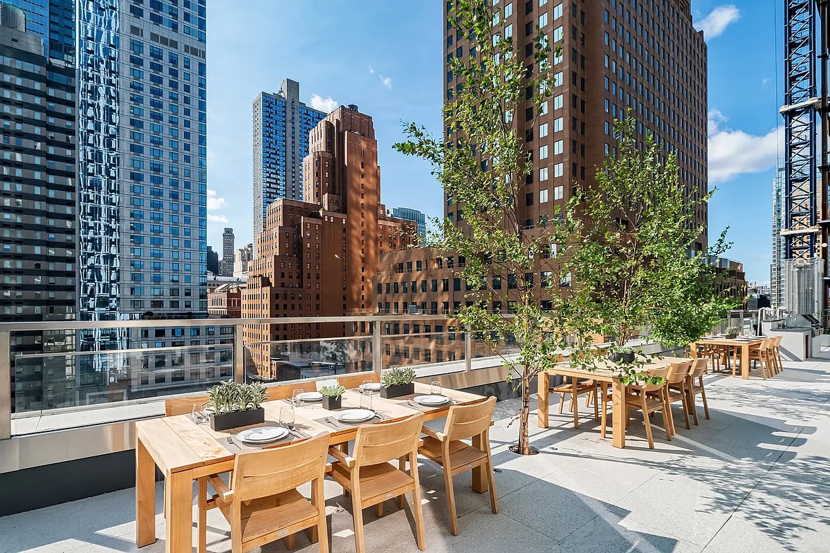 1 City Point Unit: 66C