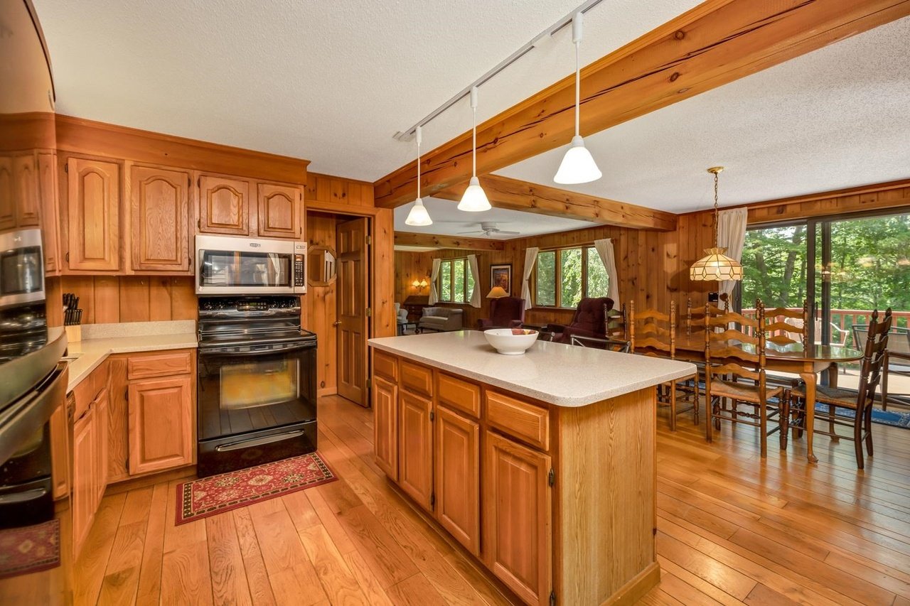 42 Hawkins Pond Rd