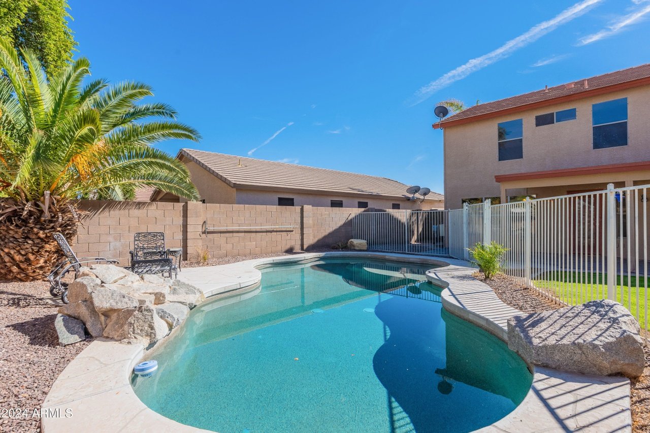 2222 E Arabian Dr