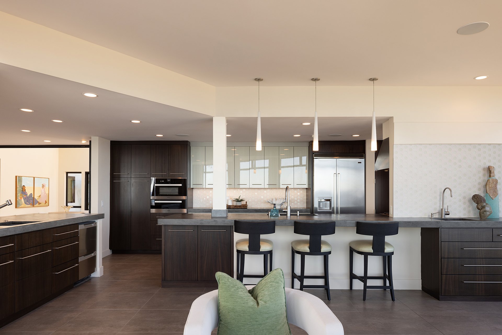 Contemporary Oceanfront Retreat