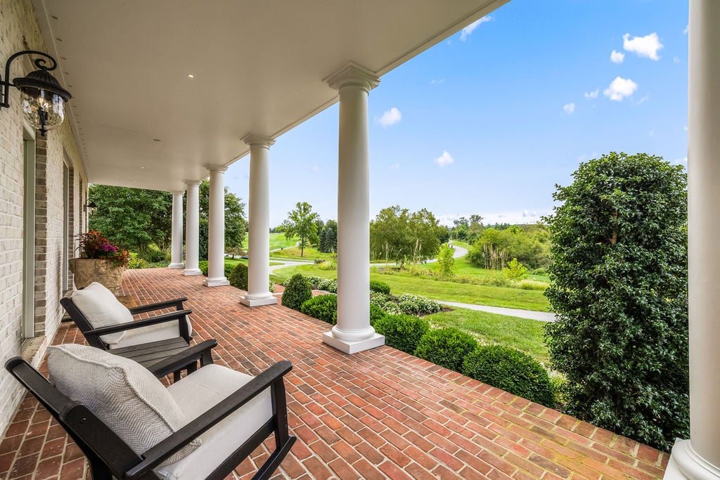 Stunning Hayfields Manor Home