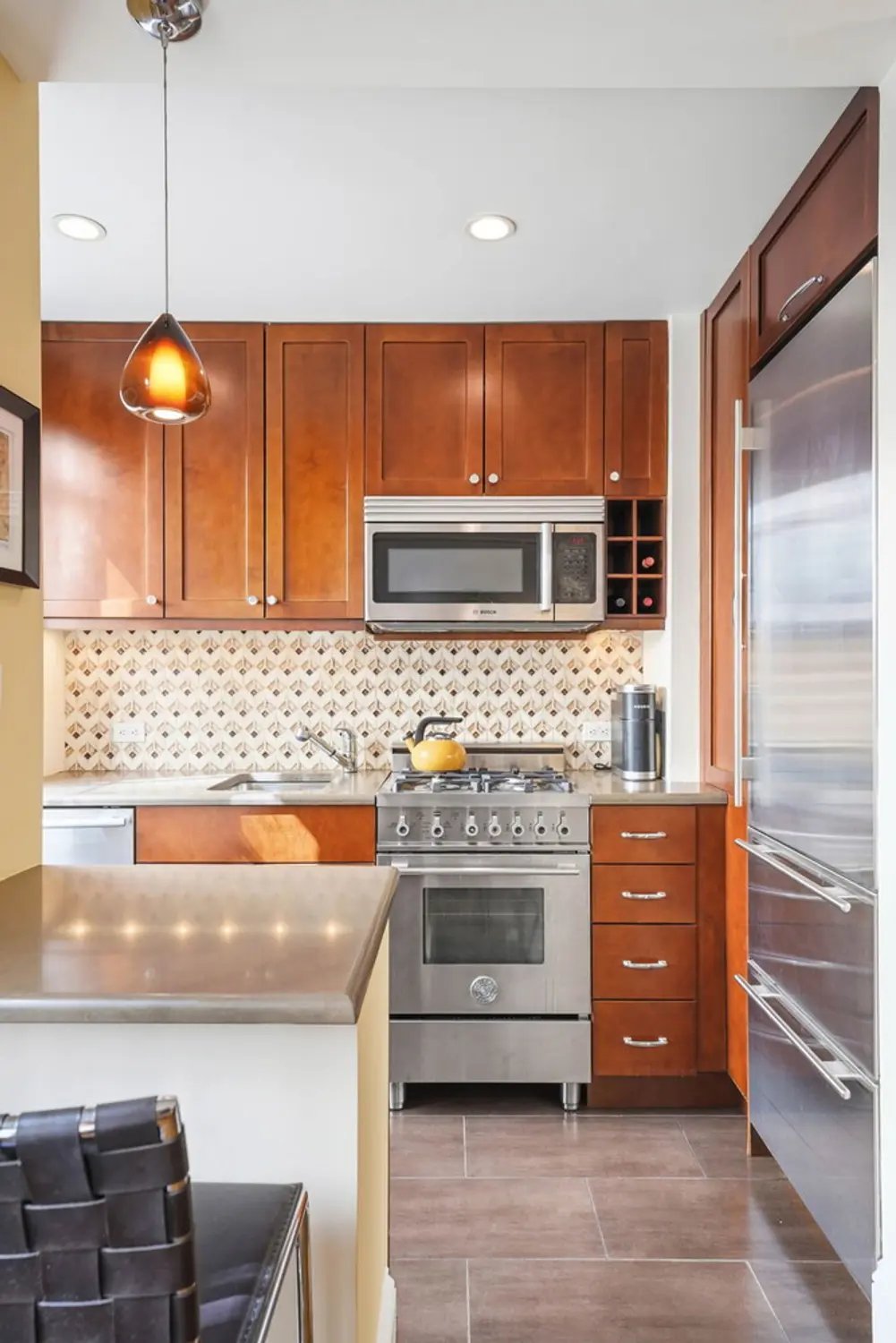 333 W 56th St Apt 2L
