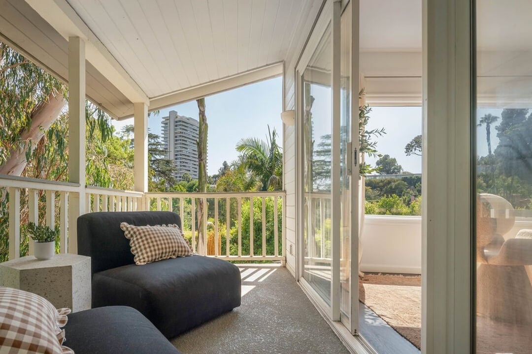 Windmere Pavilion, St Ives Dr, 90069