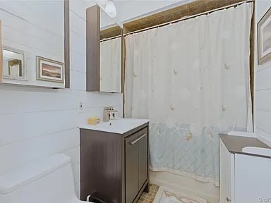522 Shore Rd #2AA