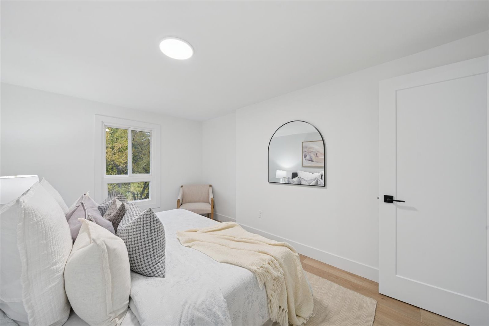62 Pepperell Cres