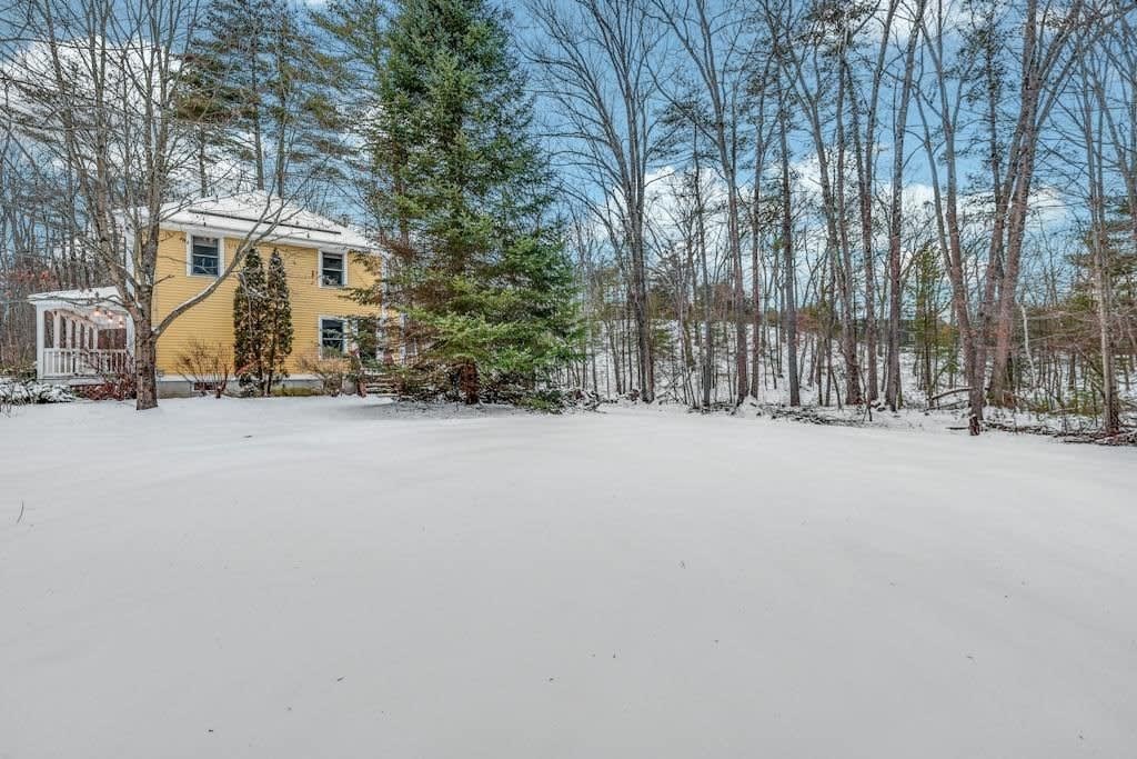 1010 Flat Hill Rd
