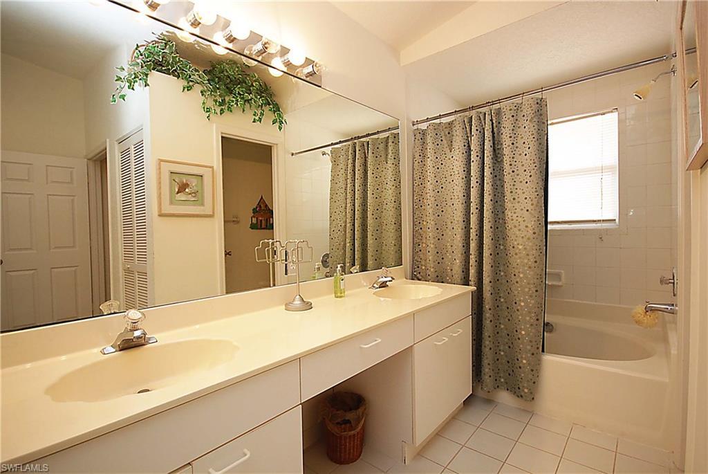 402 Emerald Bay CIR Unit: E5