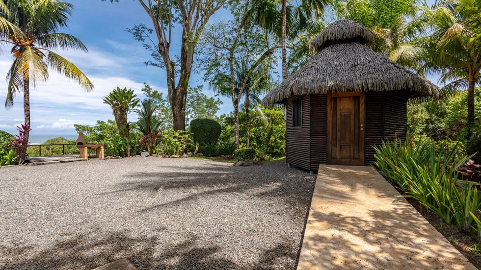 Home with White Water Views and Easy Access in Ojochal