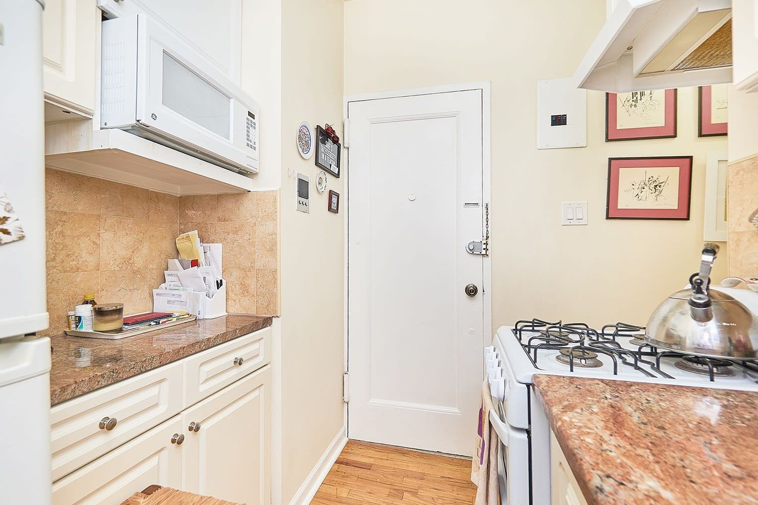 270 E 78th St, Unit 16