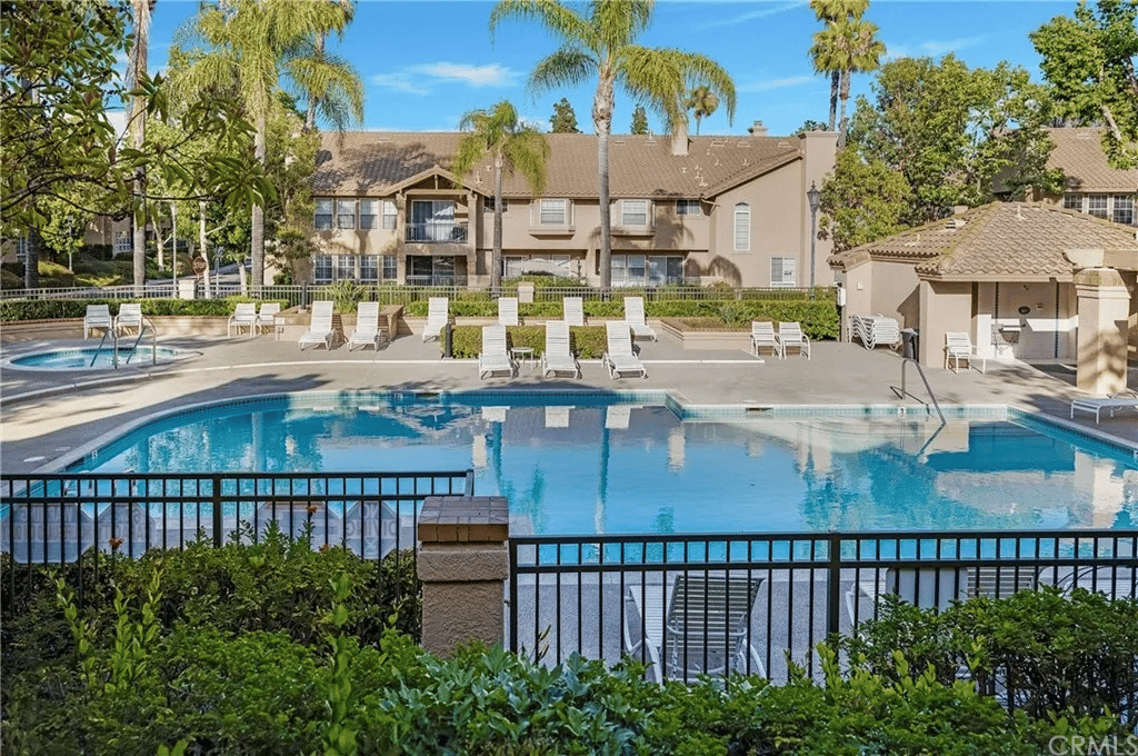 15 Promontory Park