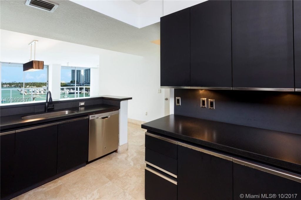 Grand Chrysta Dwyer-Hammon Sells Grand Venetian Stunner!