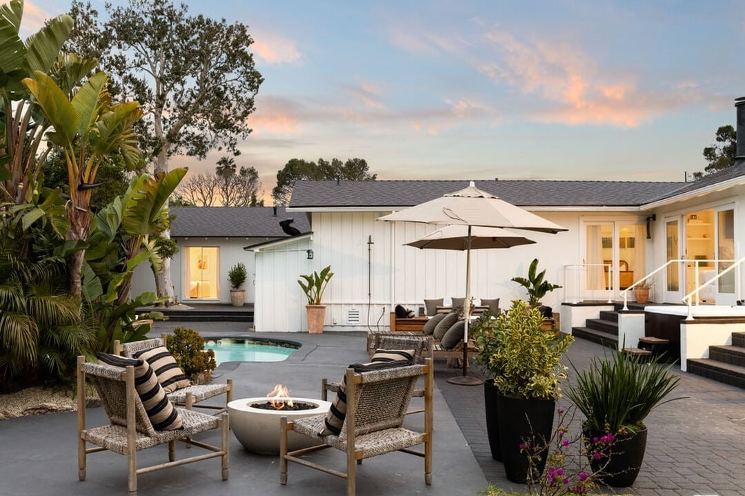 Echelon Pavilion, Grayfox St, 90265