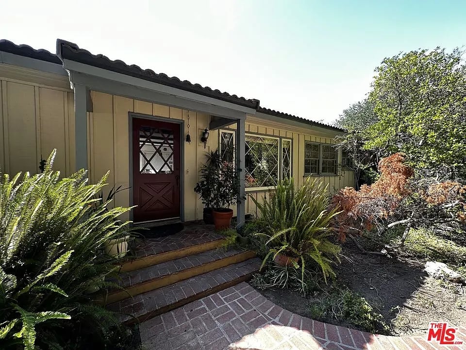 9780 Drake Lane