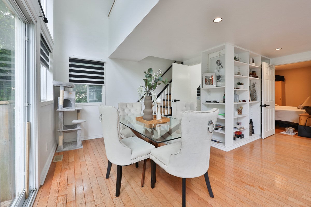 708 Montbeck Cres