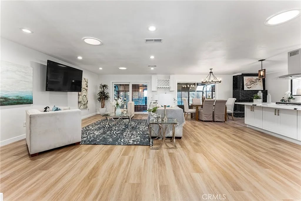 331 Tocino Dr