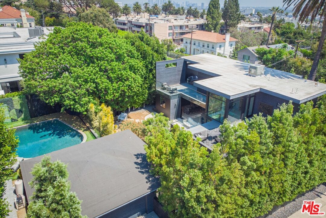 Meridian Reserve, Franklin Ave, 90046