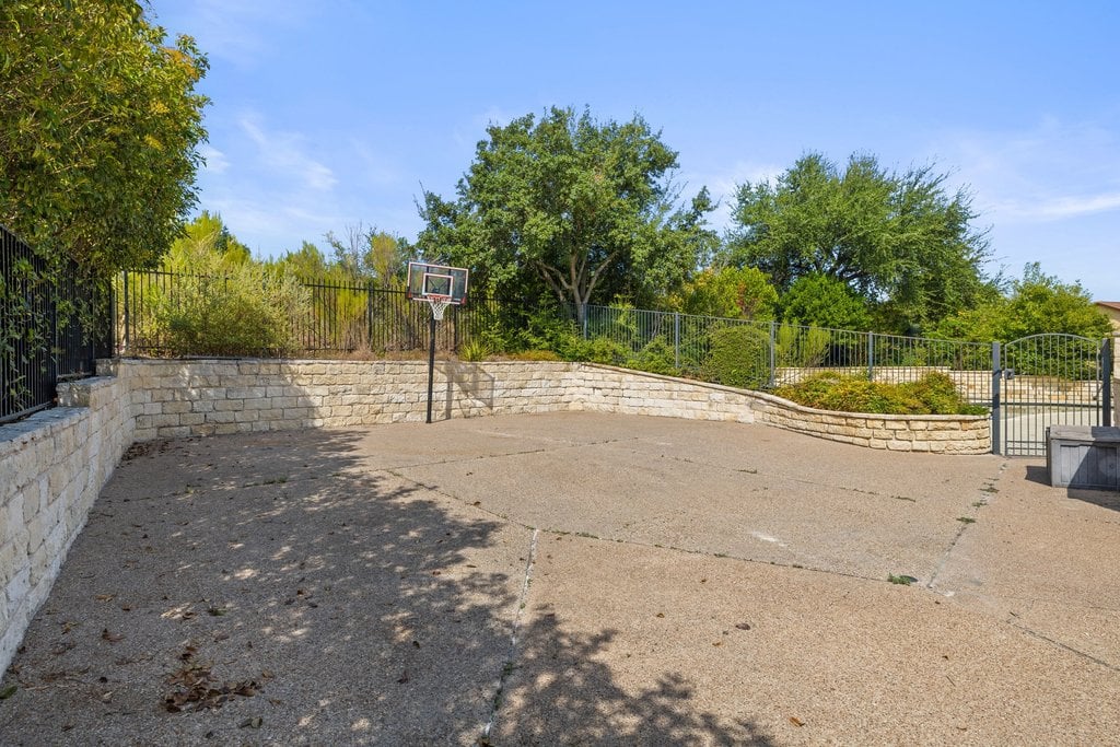 34 Autumn Oaks