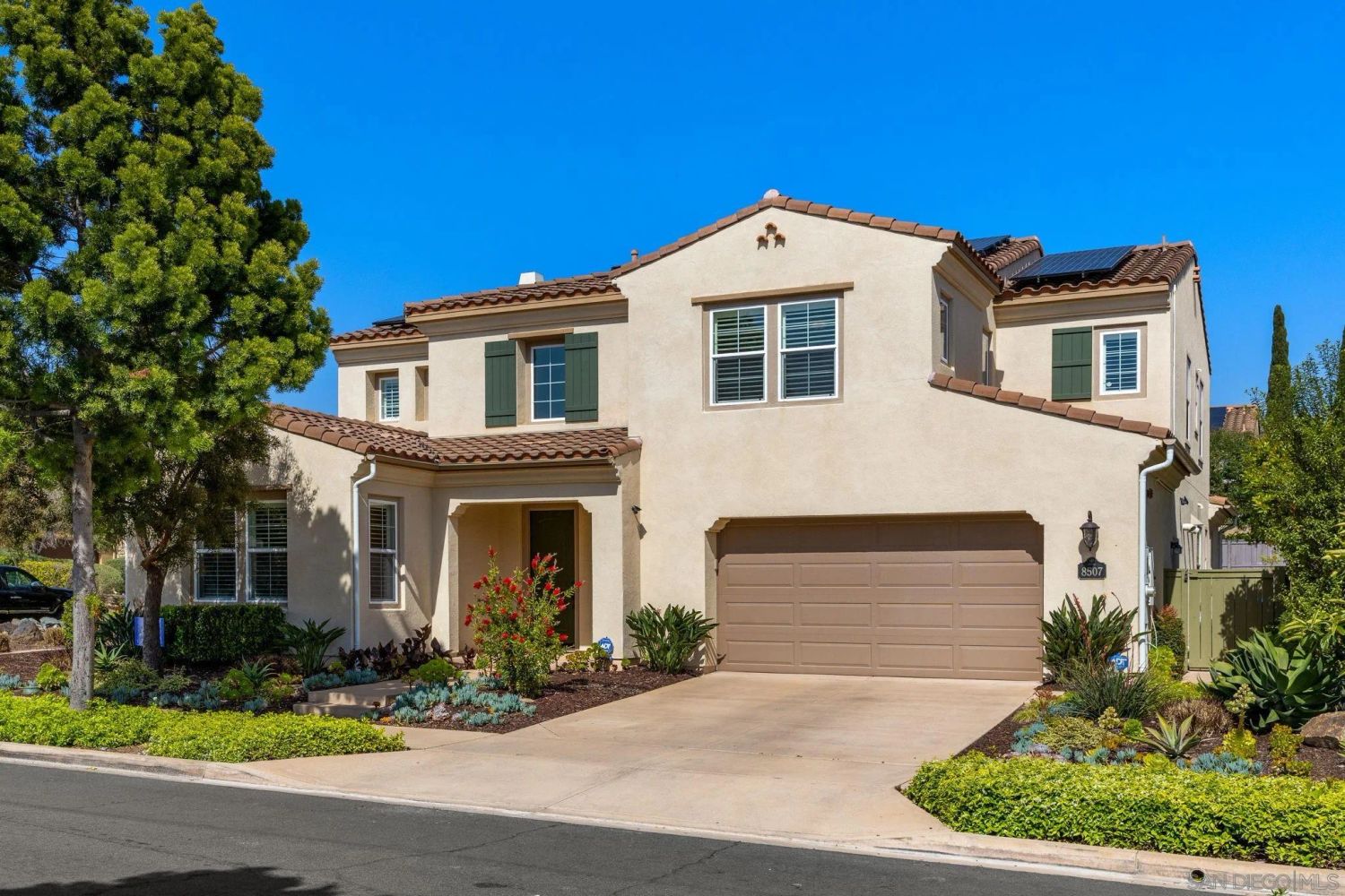 8507 Ednalyn Ln