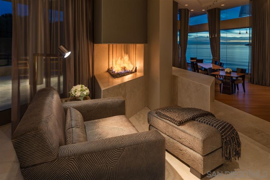 9828 La Jolla Farms Rd