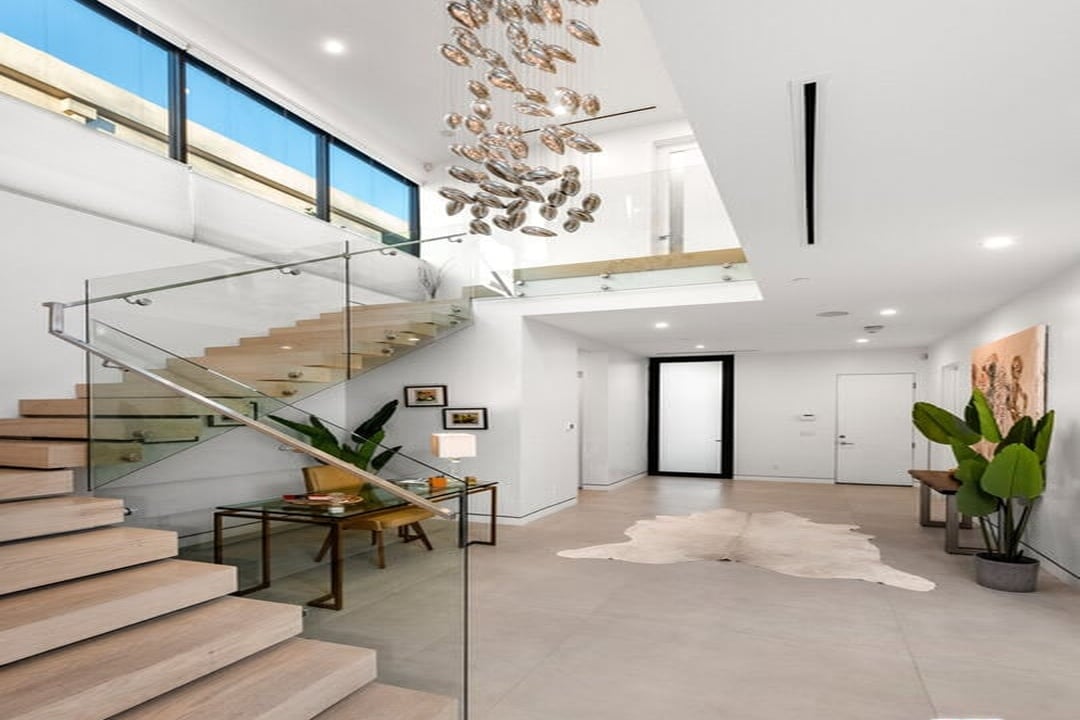 Garden Crescent, North Harper Avenue, 90048