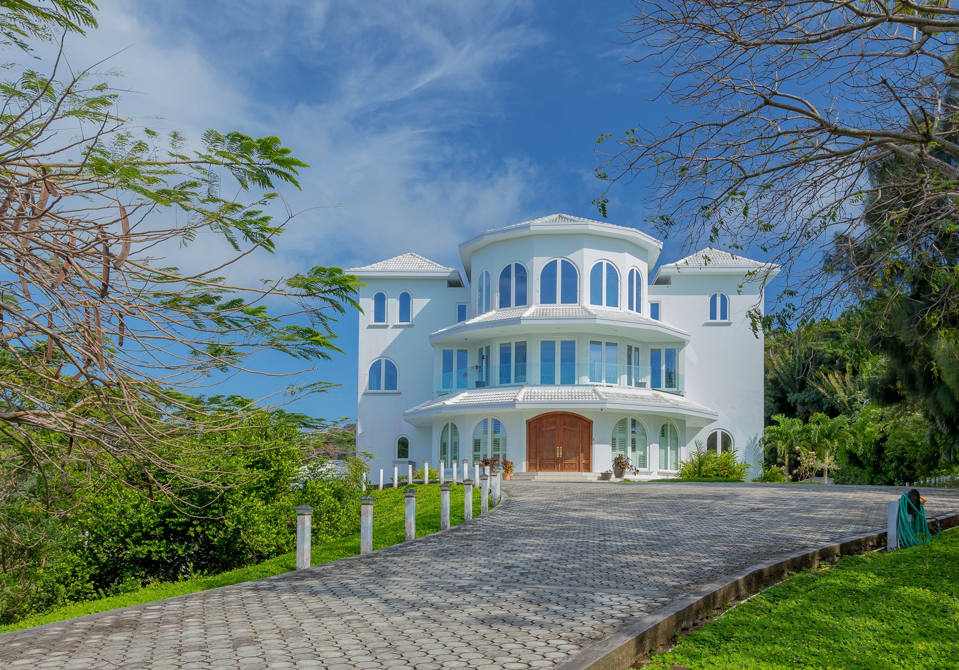 Little Farm By the Sea - Roatan Island