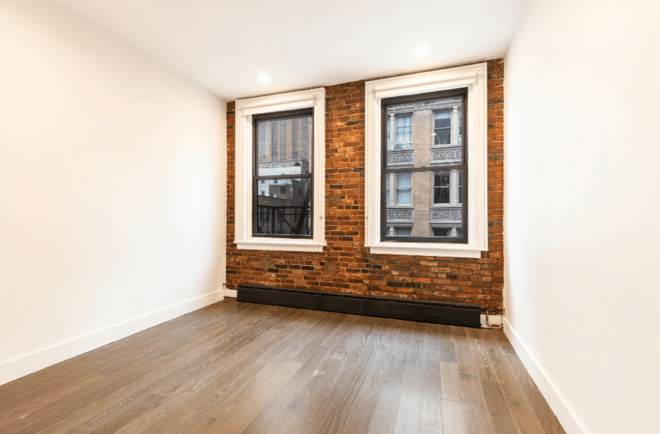 302 Canal St - Building