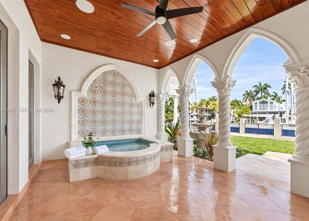 628 Coral Way