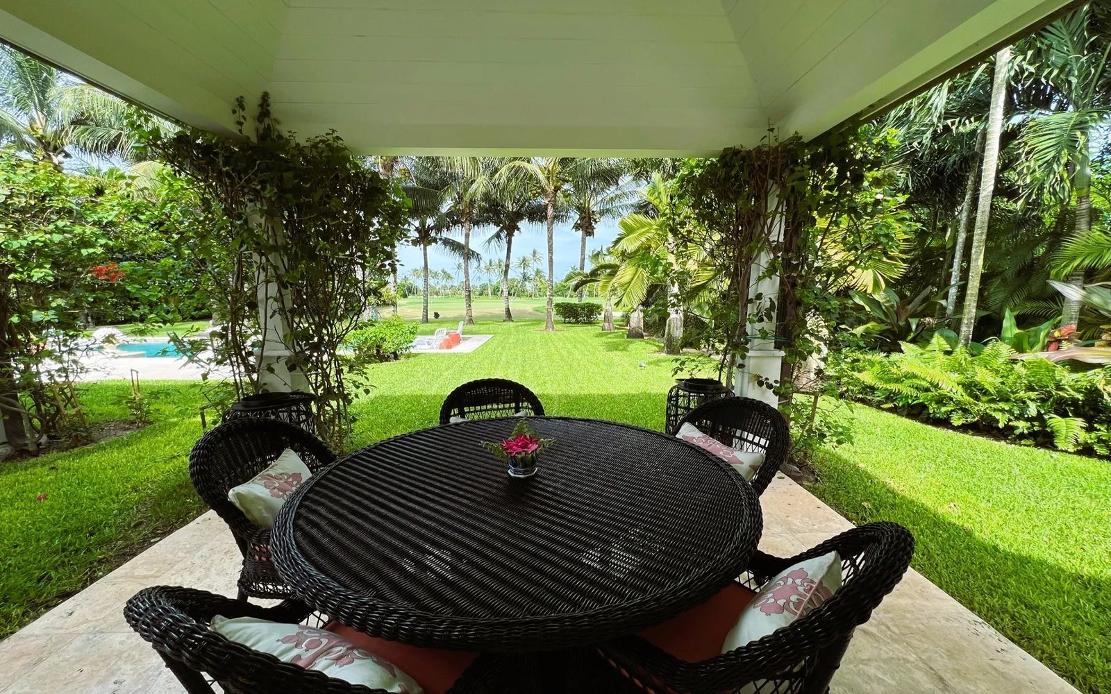 Stunning Lyford Cay Golf Course Residence