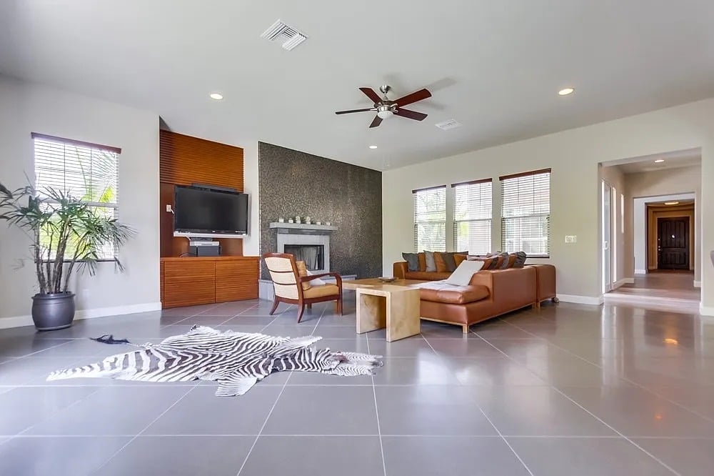 2827 Sutter Ridge Dr