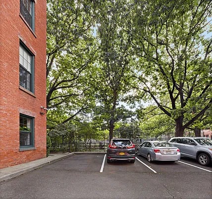 320 Washington Avenue #4A