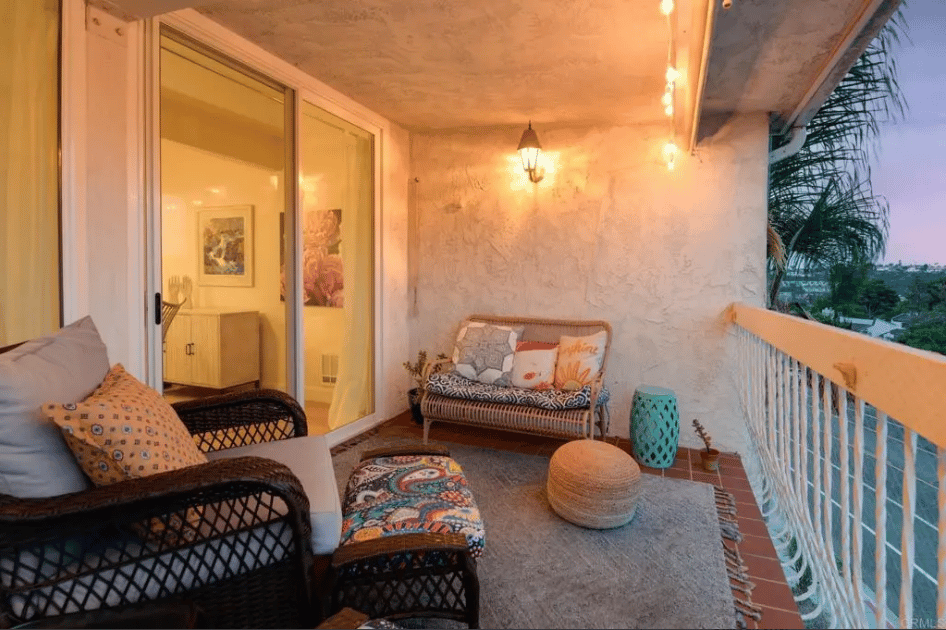 2323 Caringa Way #16