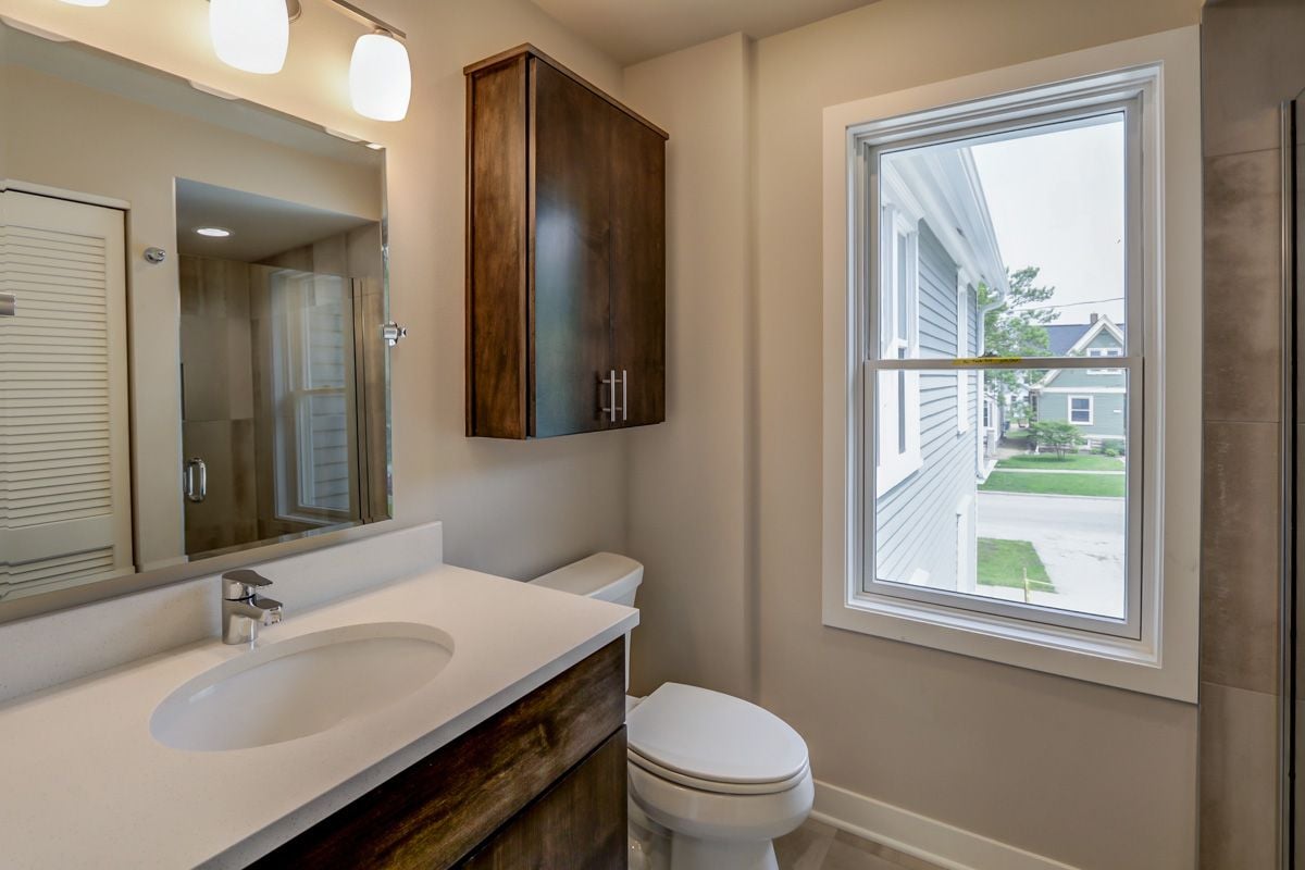 For Rent: 1213-15 Vilas Ave