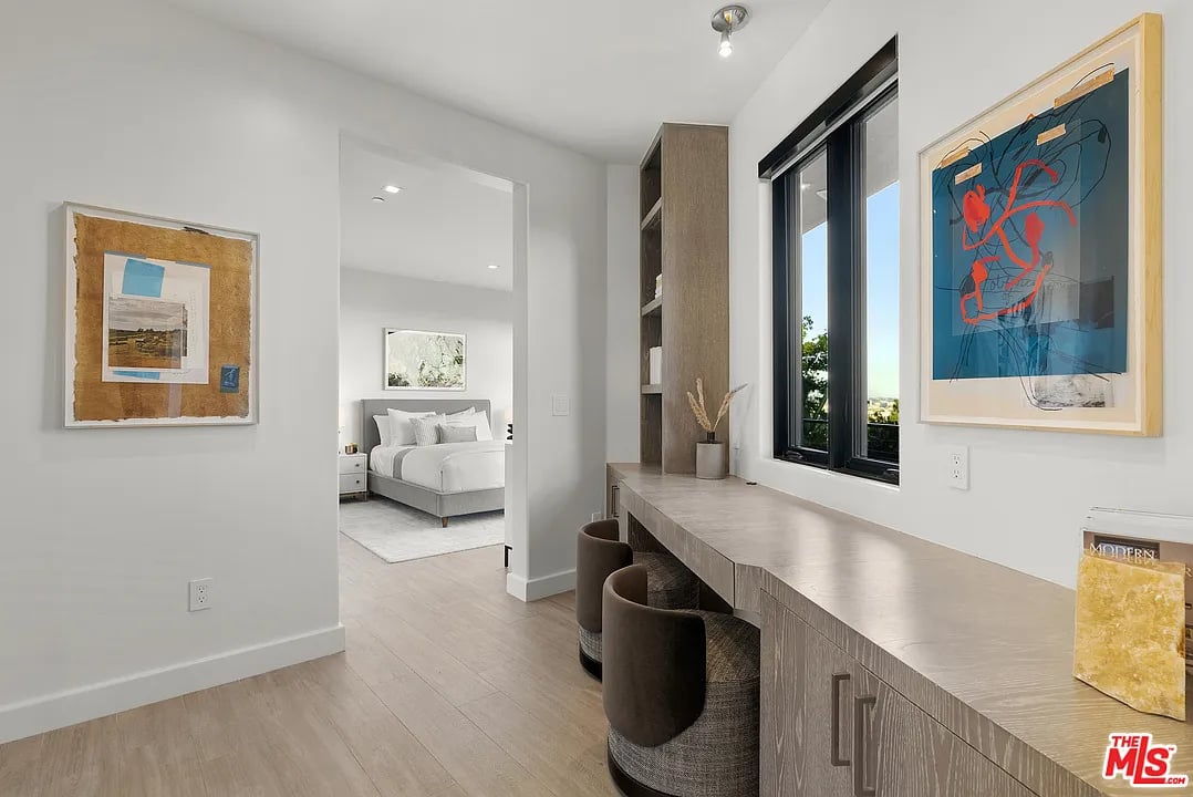 8130 W Laurel View Dr