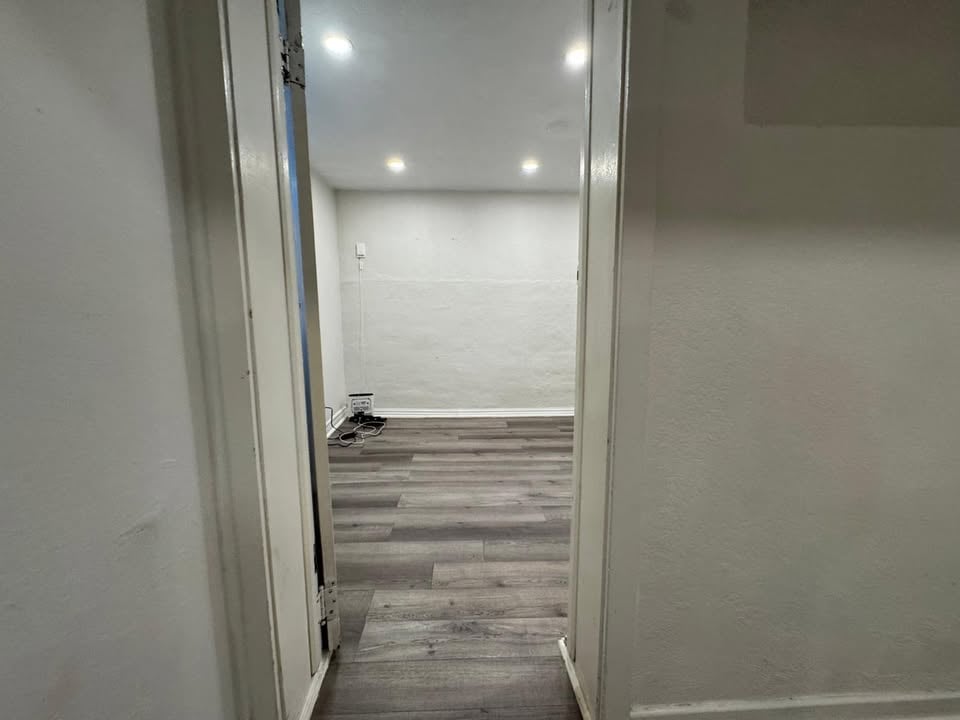 926 Avenue Road Lower