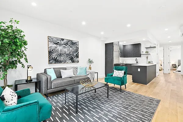 318 Quincy Street #2