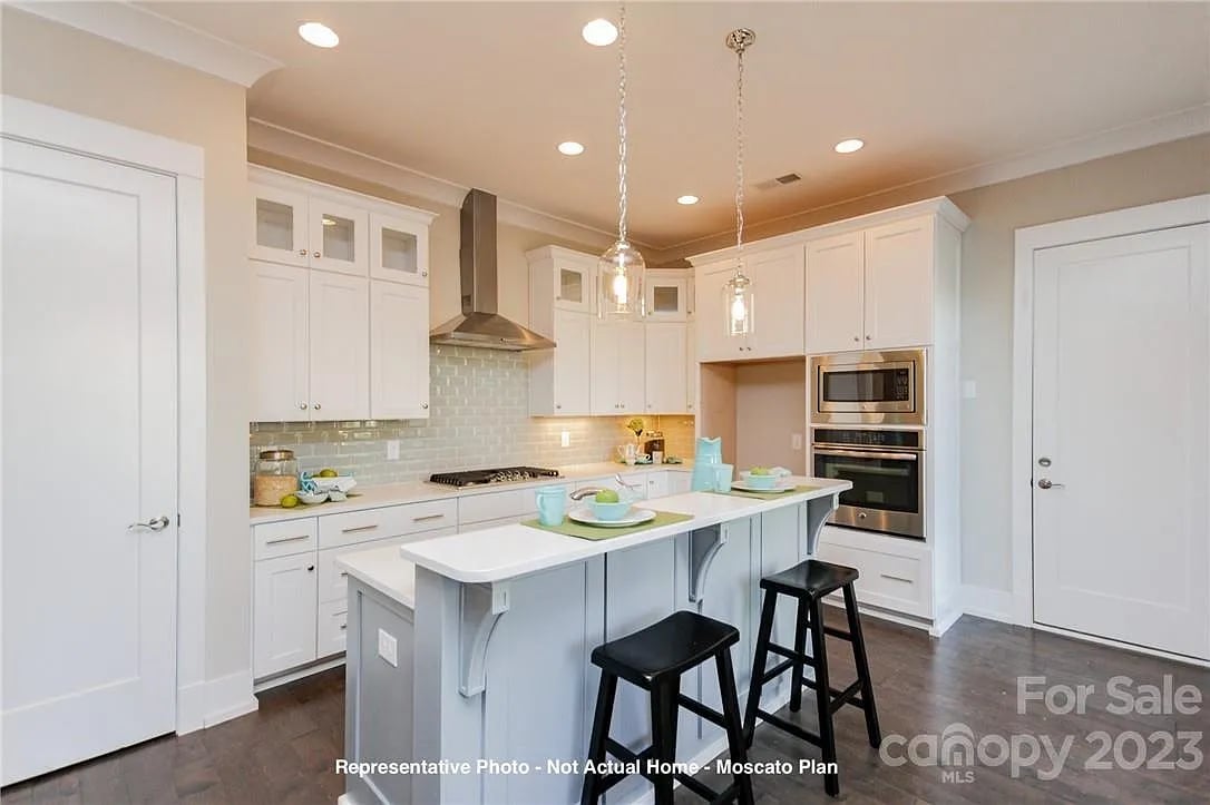 10185 Rainier Trail Dr NW