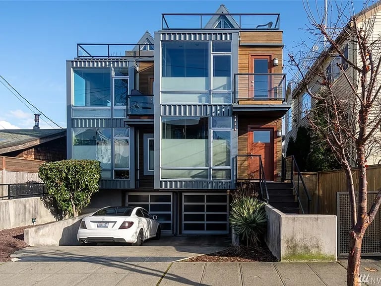2610 Marine Ave SW #B