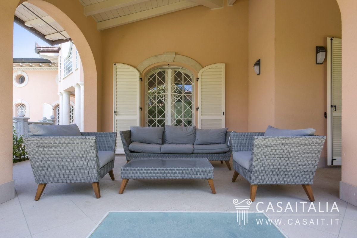 Luxurious Villa in Forte Dei Marmi