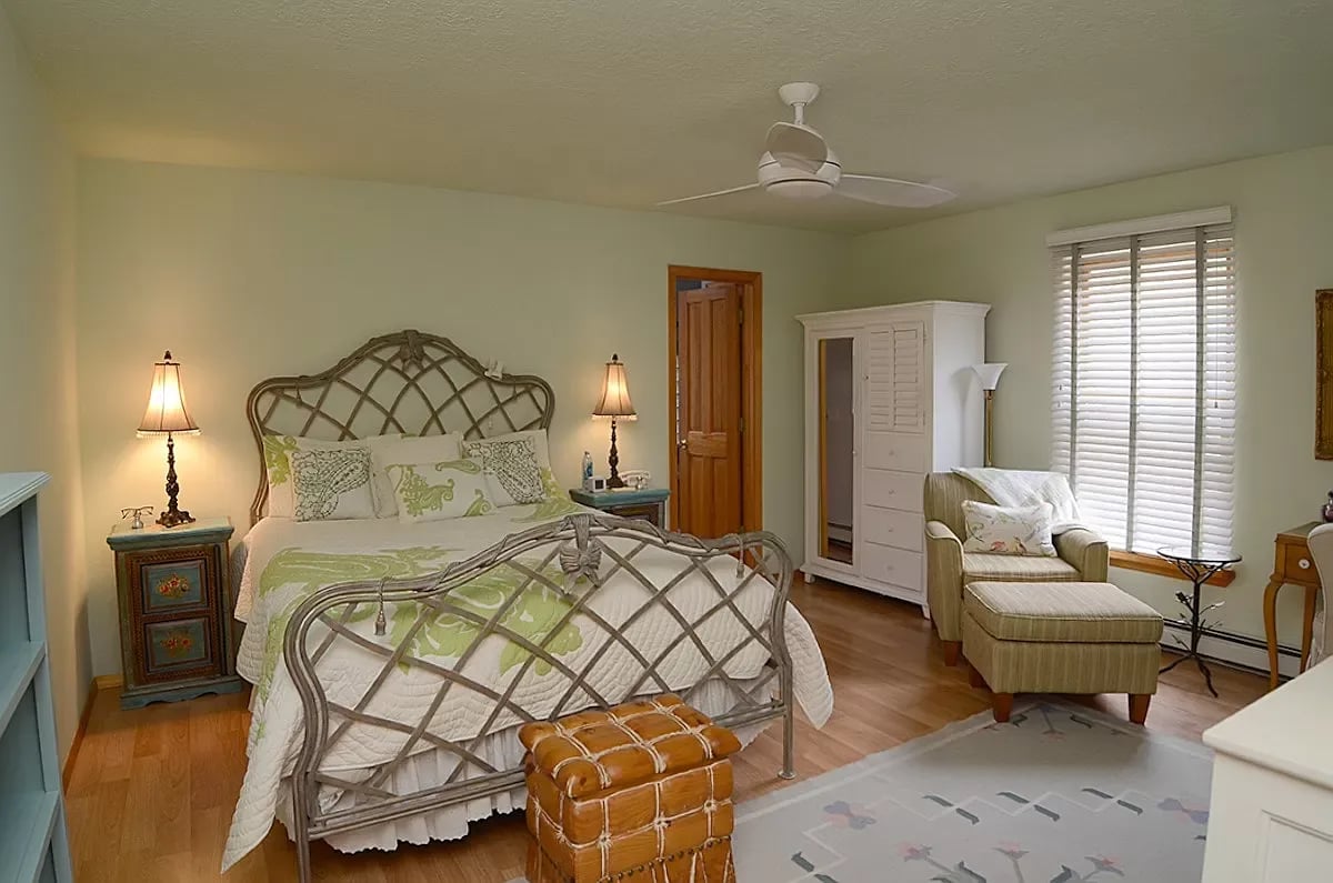 4002 Painted Pony Cir