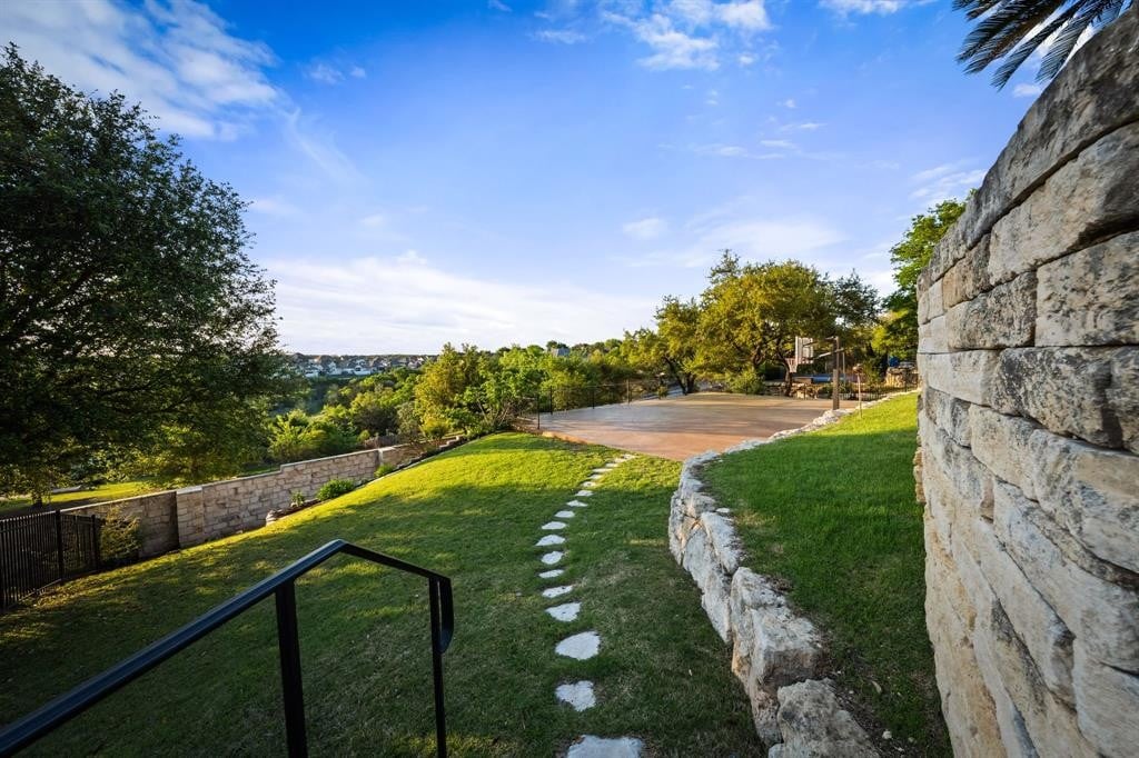 Sold in Lake Pointe