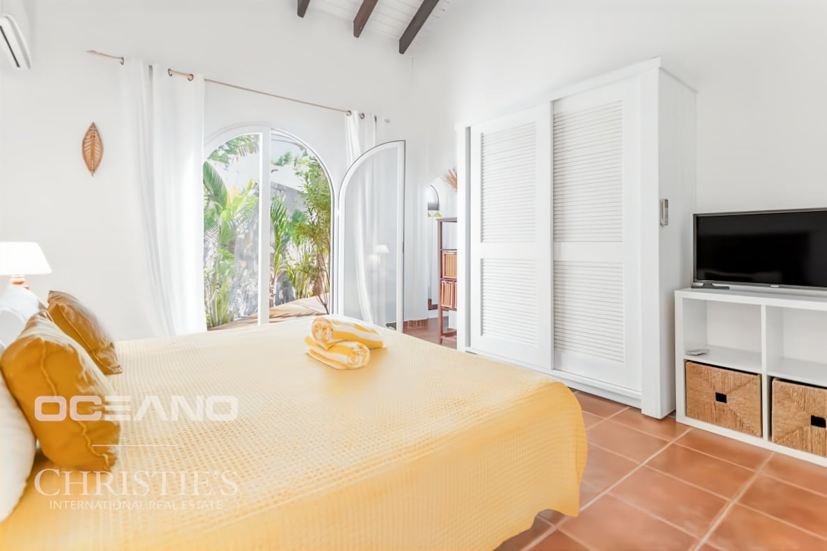 EXCLUSIVE 3 Bedrooms + Private Swimming Pool in Orient Bay –  View of St. Barth