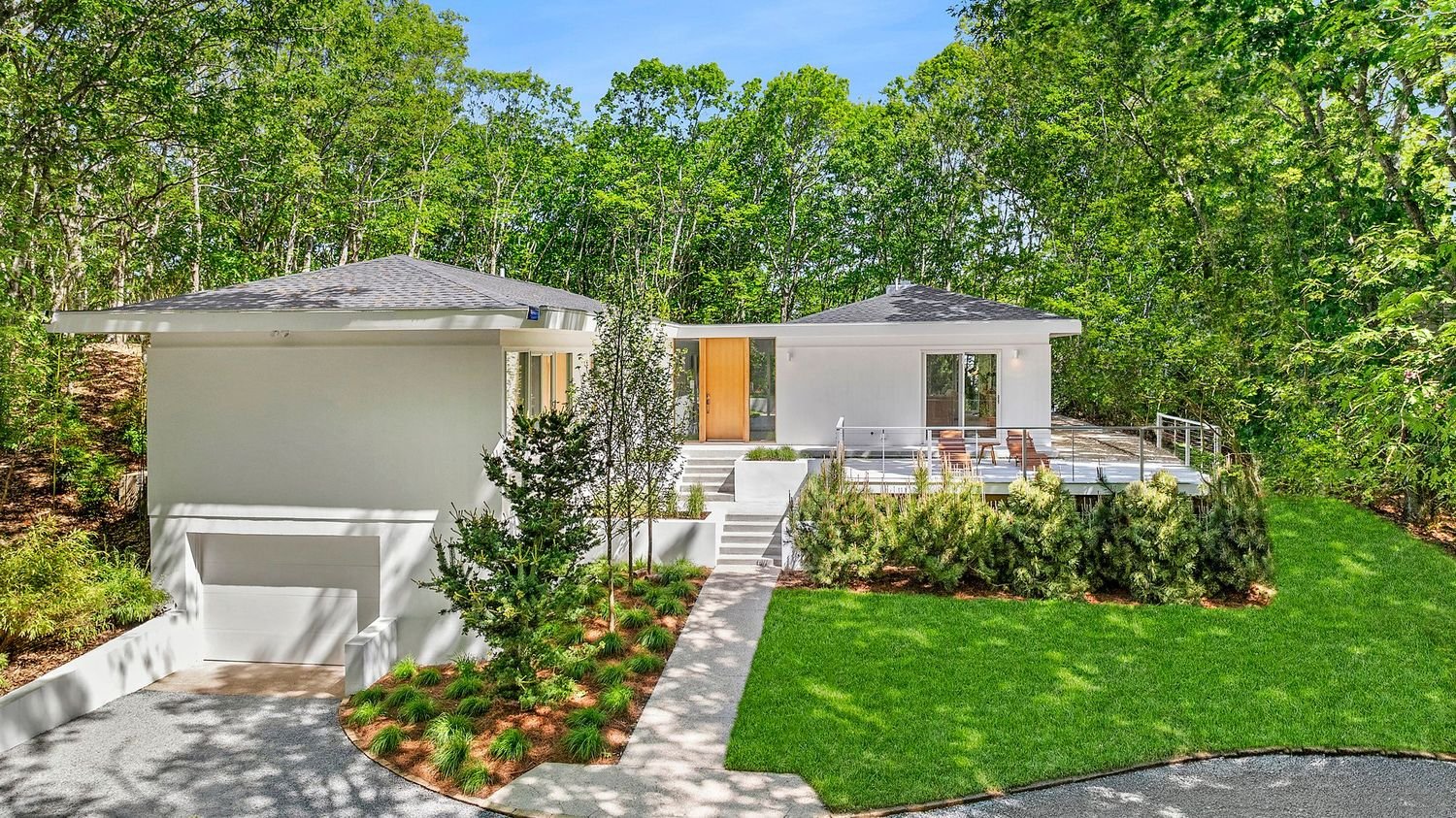 Whitecrest: Mid-Century Modern, Gut-Renovated and Gorgeous
