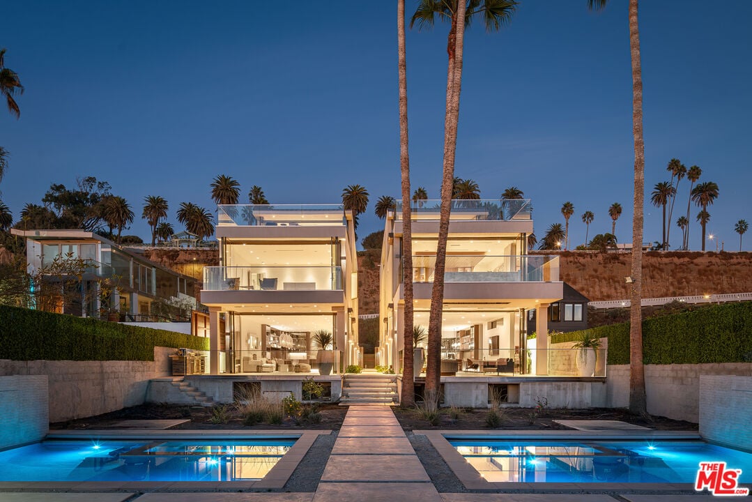 Palisades Beach Rd, 90403