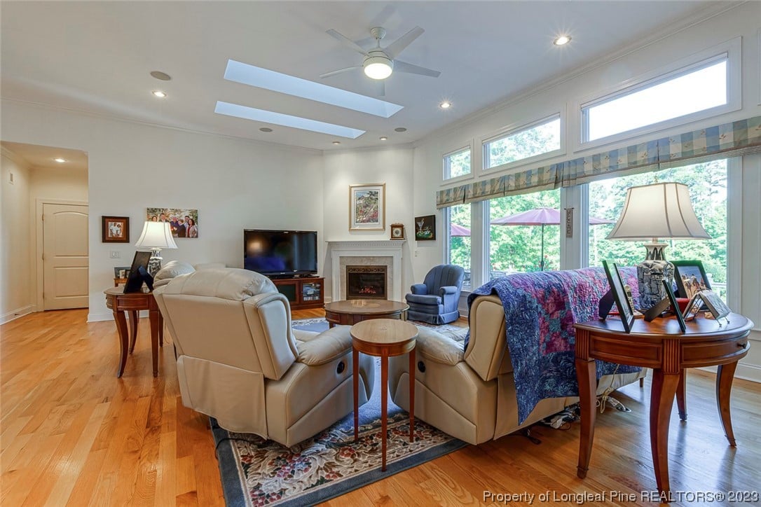 571 Broadmoor Ct