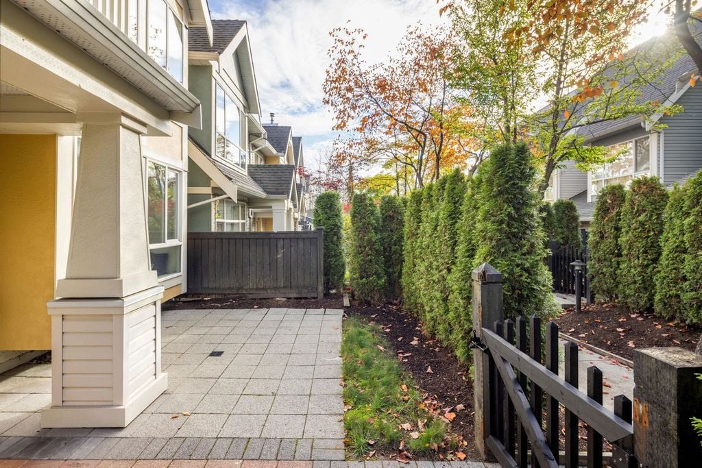 7408 Magnolia Terr